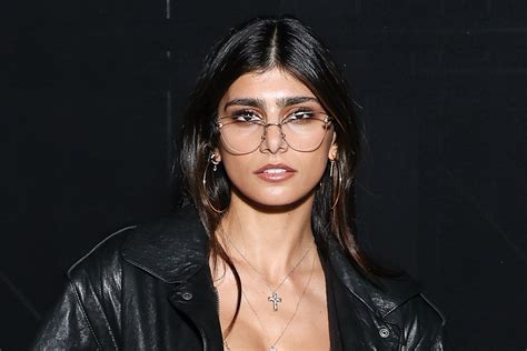 Mia Khalifa Pics, Photo Galleries & Nude Pictures 